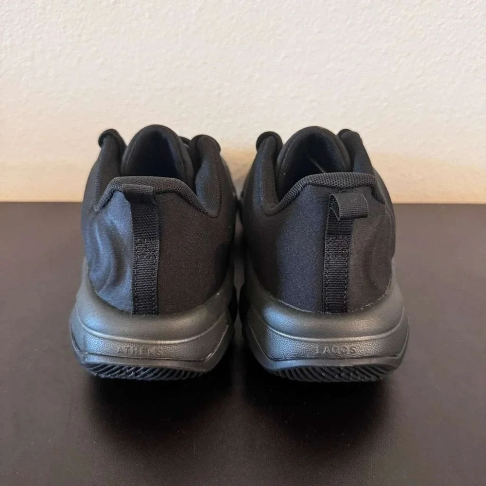 Nike Giannis Immortality 4 Basketball Shoes Black White Youth 7Y New Box Damage